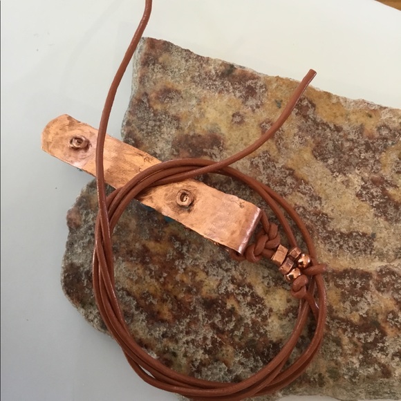 Unisex Copper Pendant With Blue Apatite Gemstone - Picture 4 of 6